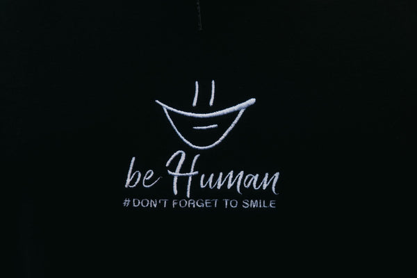 Sweatshirt Unisex, schwarz, mit '#DontForgetToSmile' Bestickung in der Mitte